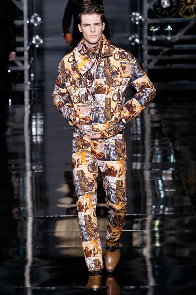 Look 4